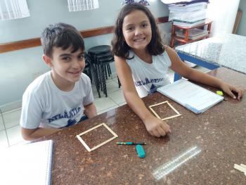 Geometria com Palitos - 4º ano B