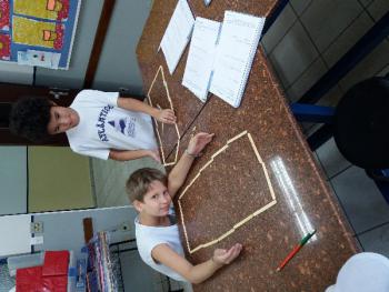 Geometria com Palitos - 4º ano B