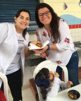 Preparo de bolo de cenoura - Maternal II